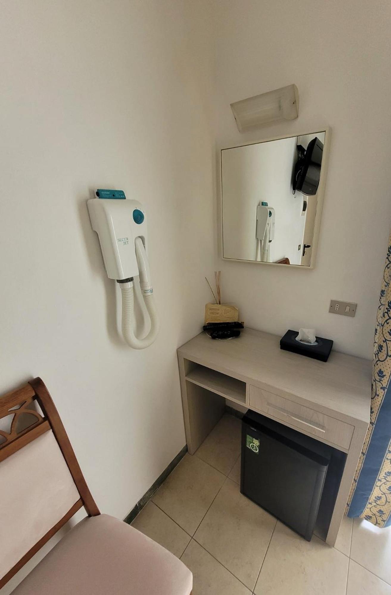 Hotel Ariella ميلانو ماريتيما الغرفة الصورة