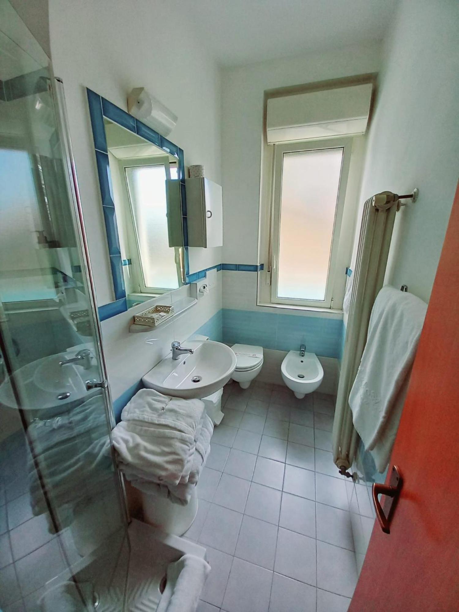 Hotel Ariella ميلانو ماريتيما المظهر الخارجي الصورة