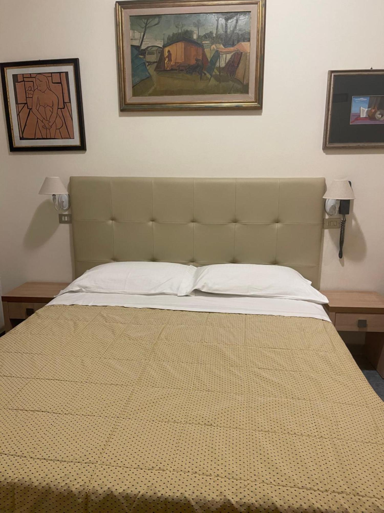 Hotel Ariella ميلانو ماريتيما المظهر الخارجي الصورة