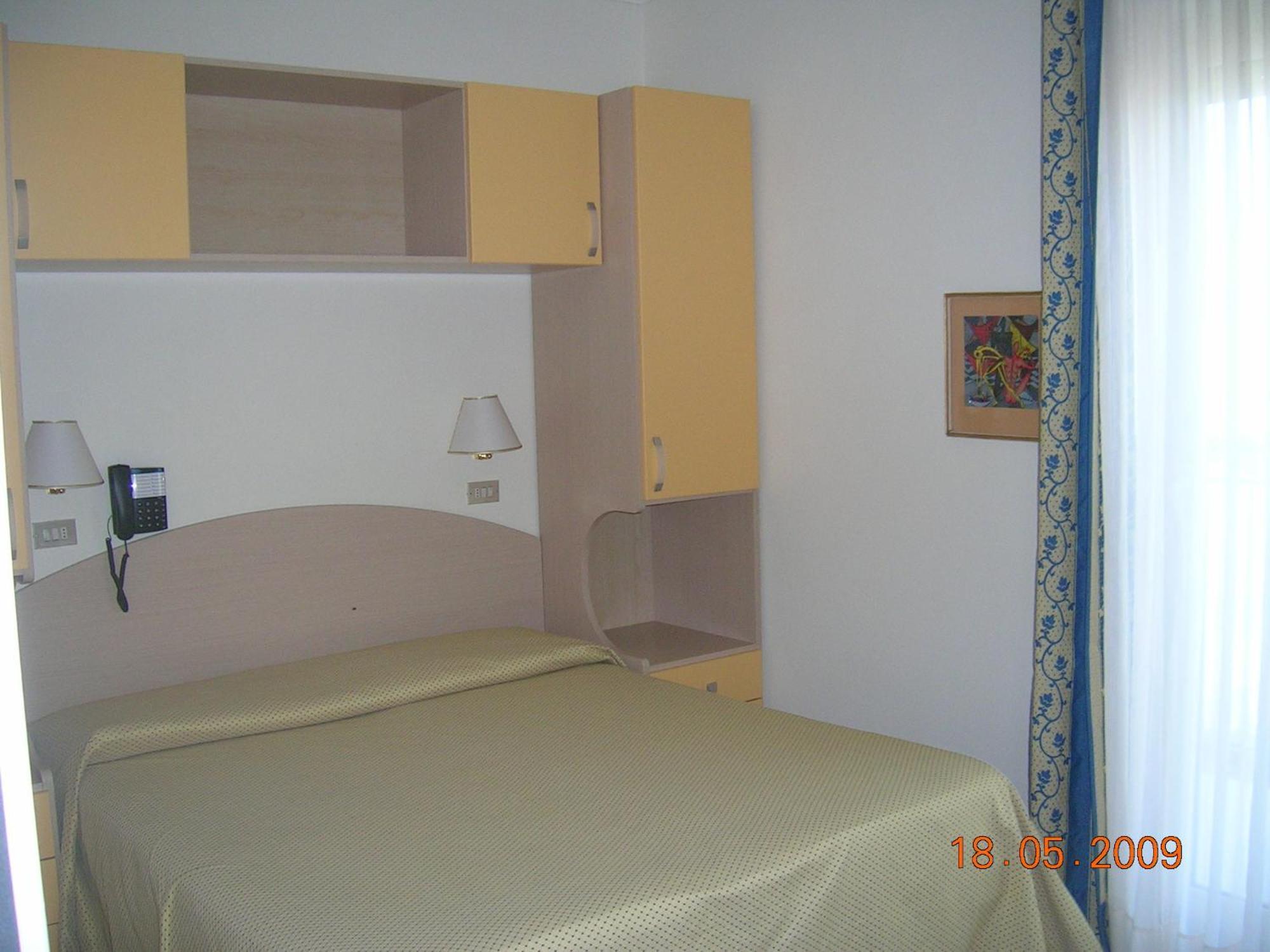 Hotel Ariella ميلانو ماريتيما المظهر الخارجي الصورة