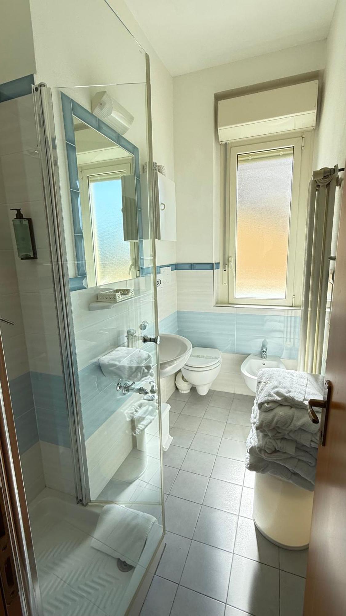 Hotel Ariella ميلانو ماريتيما المظهر الخارجي الصورة