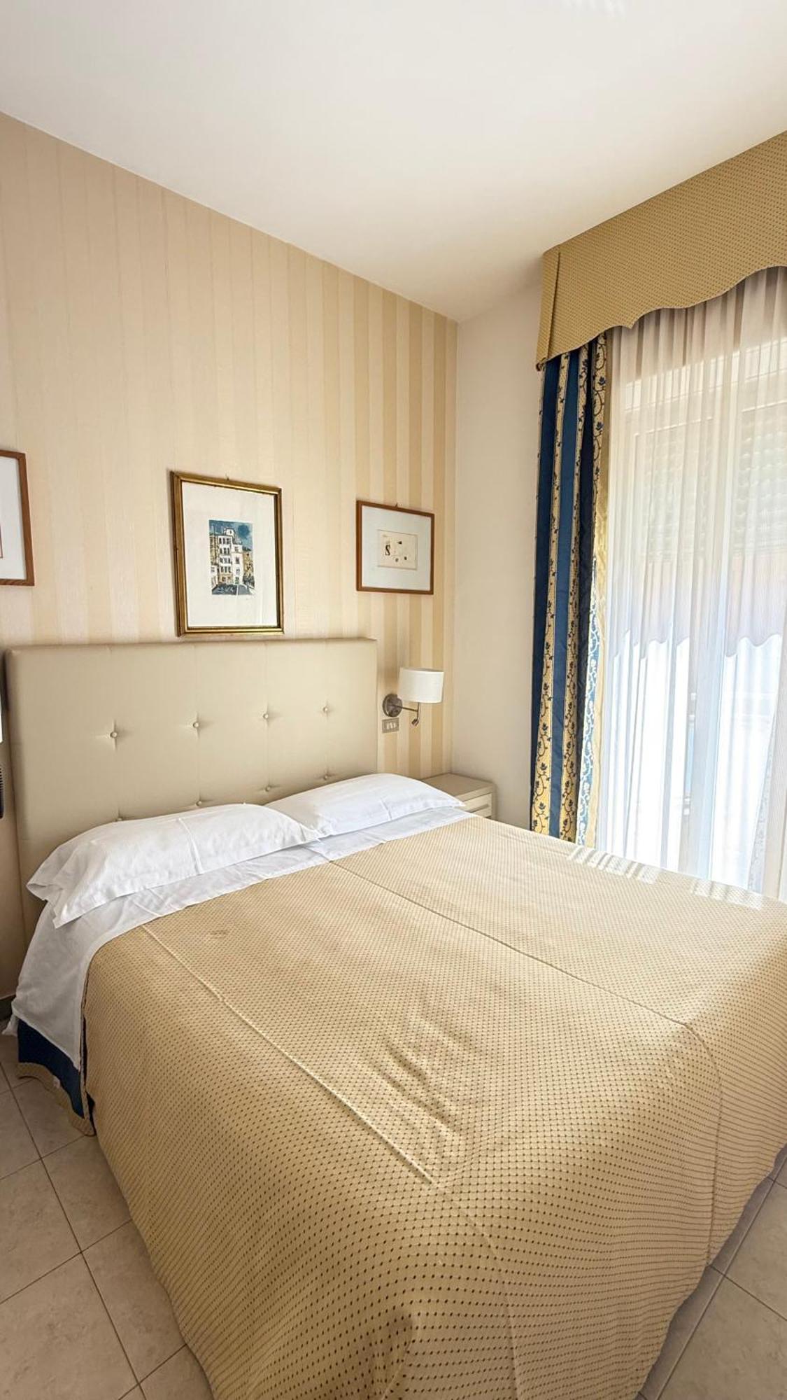 Hotel Ariella ميلانو ماريتيما المظهر الخارجي الصورة